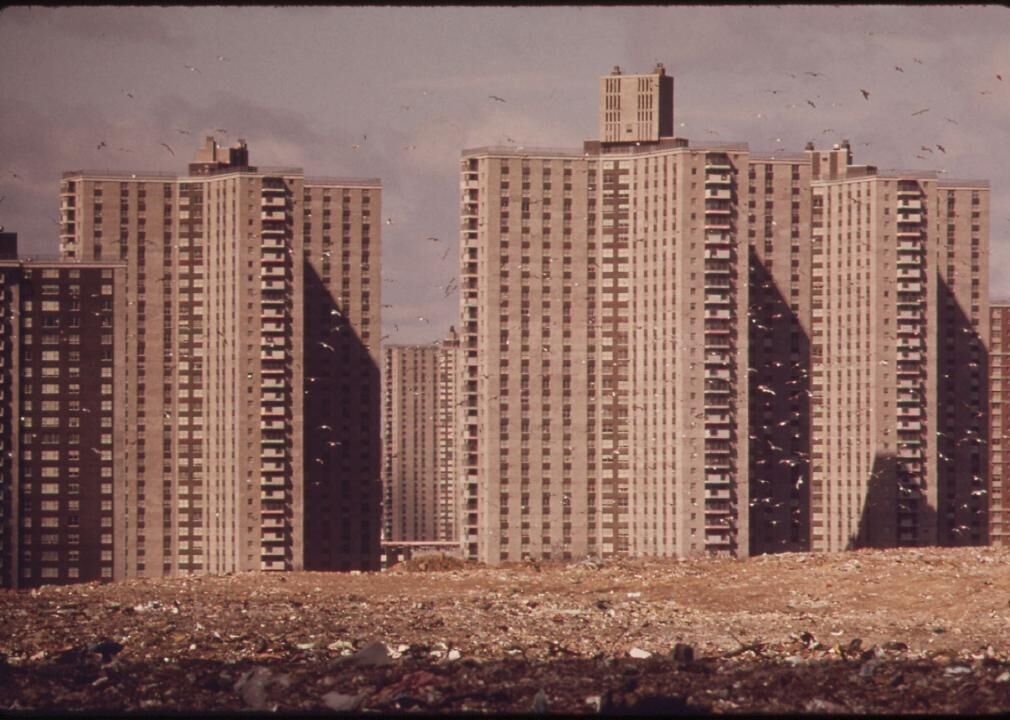 1973: Co-op City opens